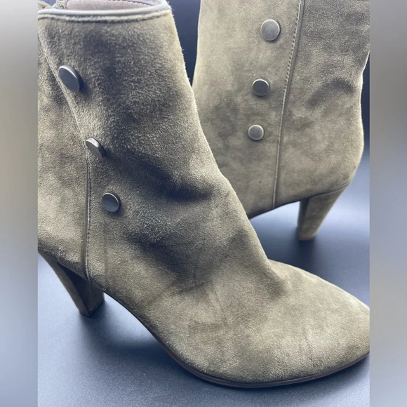 TAHARI Christy Studded Suede Bootie in Olive, 9.5, NWOT - Picture 2 of 16